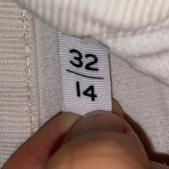 Ann Taylor LOFT Curvy Skinny corduroy cream
white pants - Picture 6 of 8